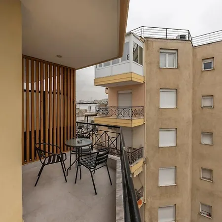 Vibe Center Family Flat 3 *